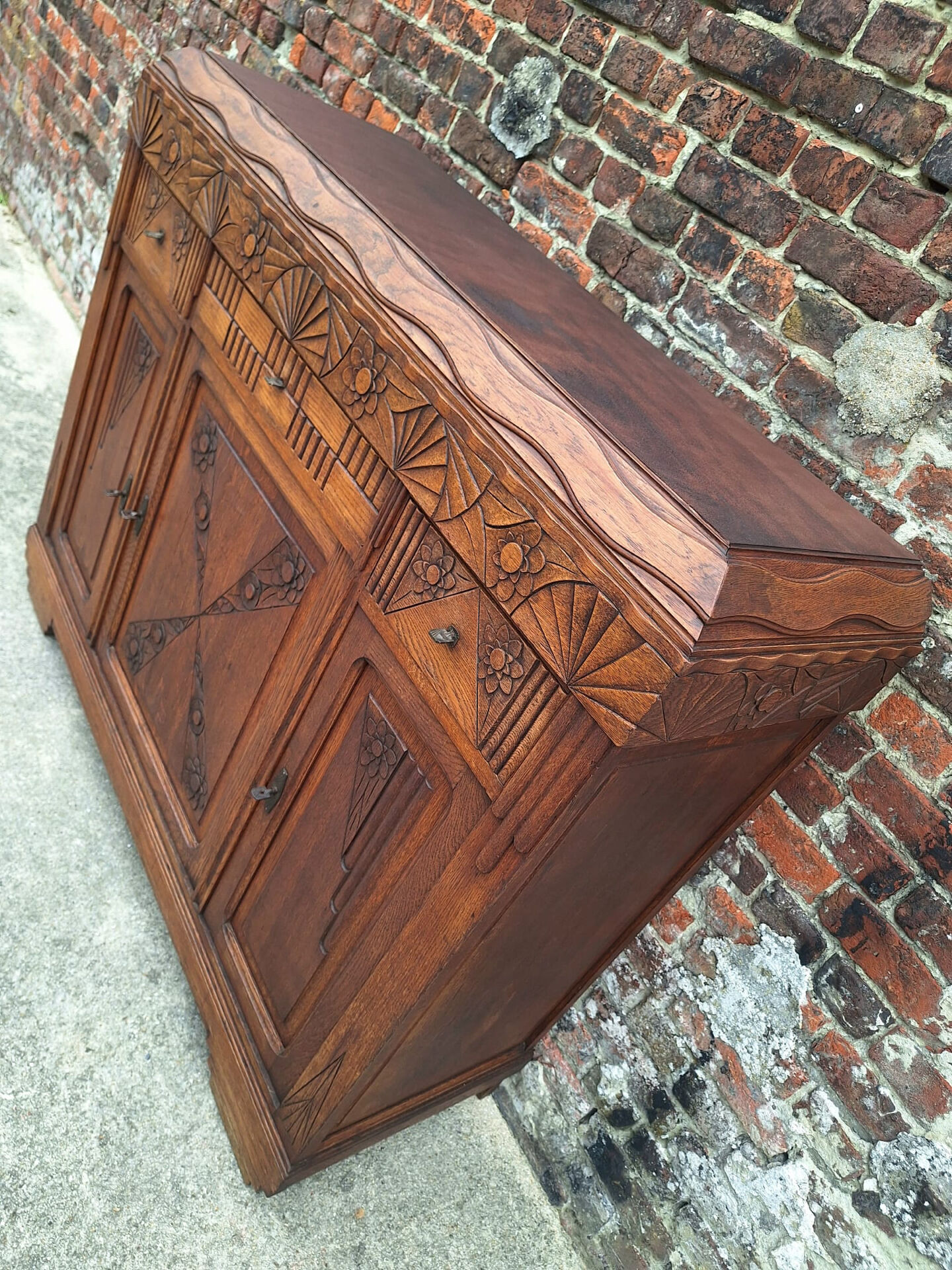 Buffet art déco plateau bois, meuble vaisselier ancien  Dimensions 142
