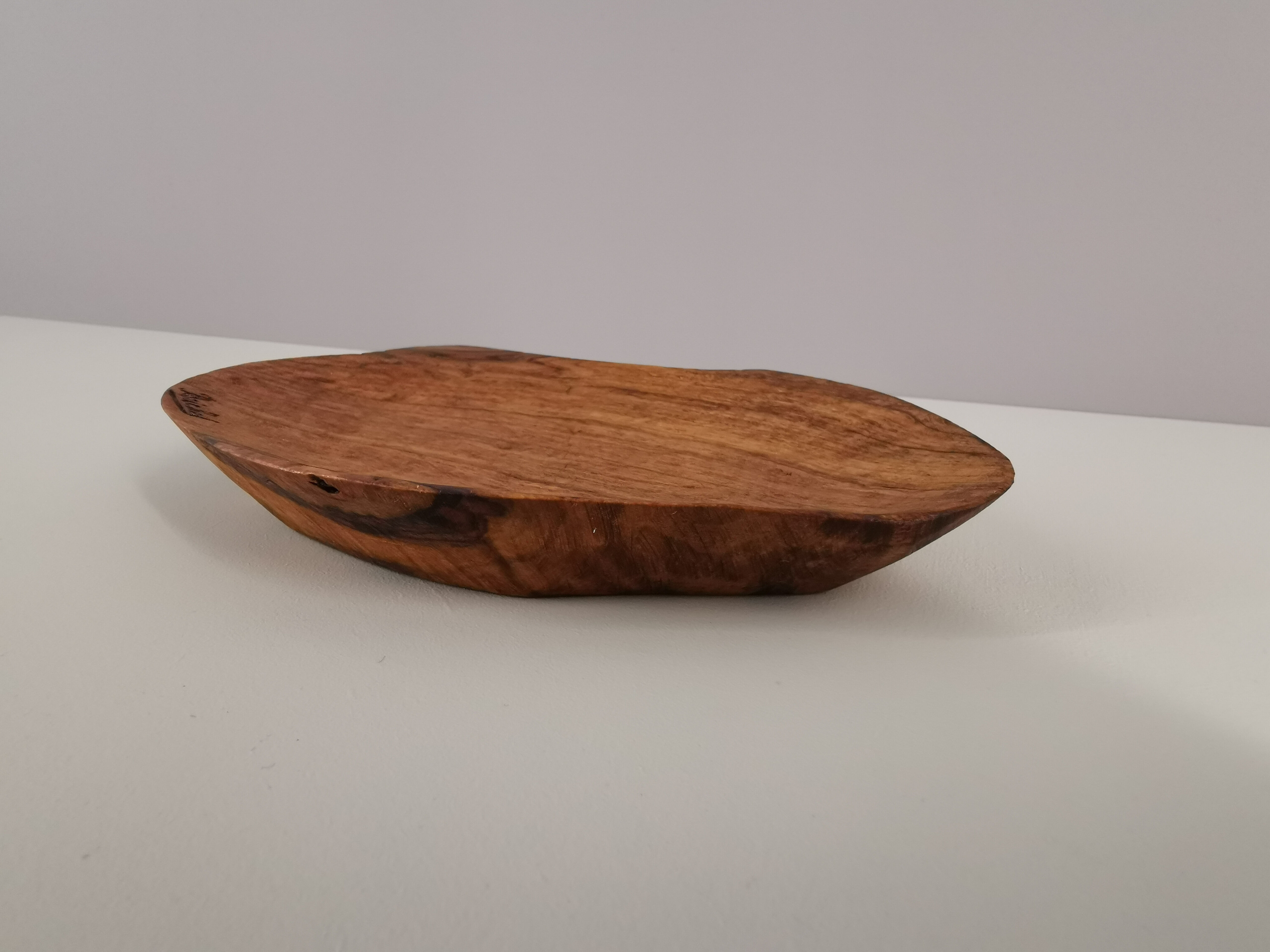 Vide poche en bois sculpté signé années 60