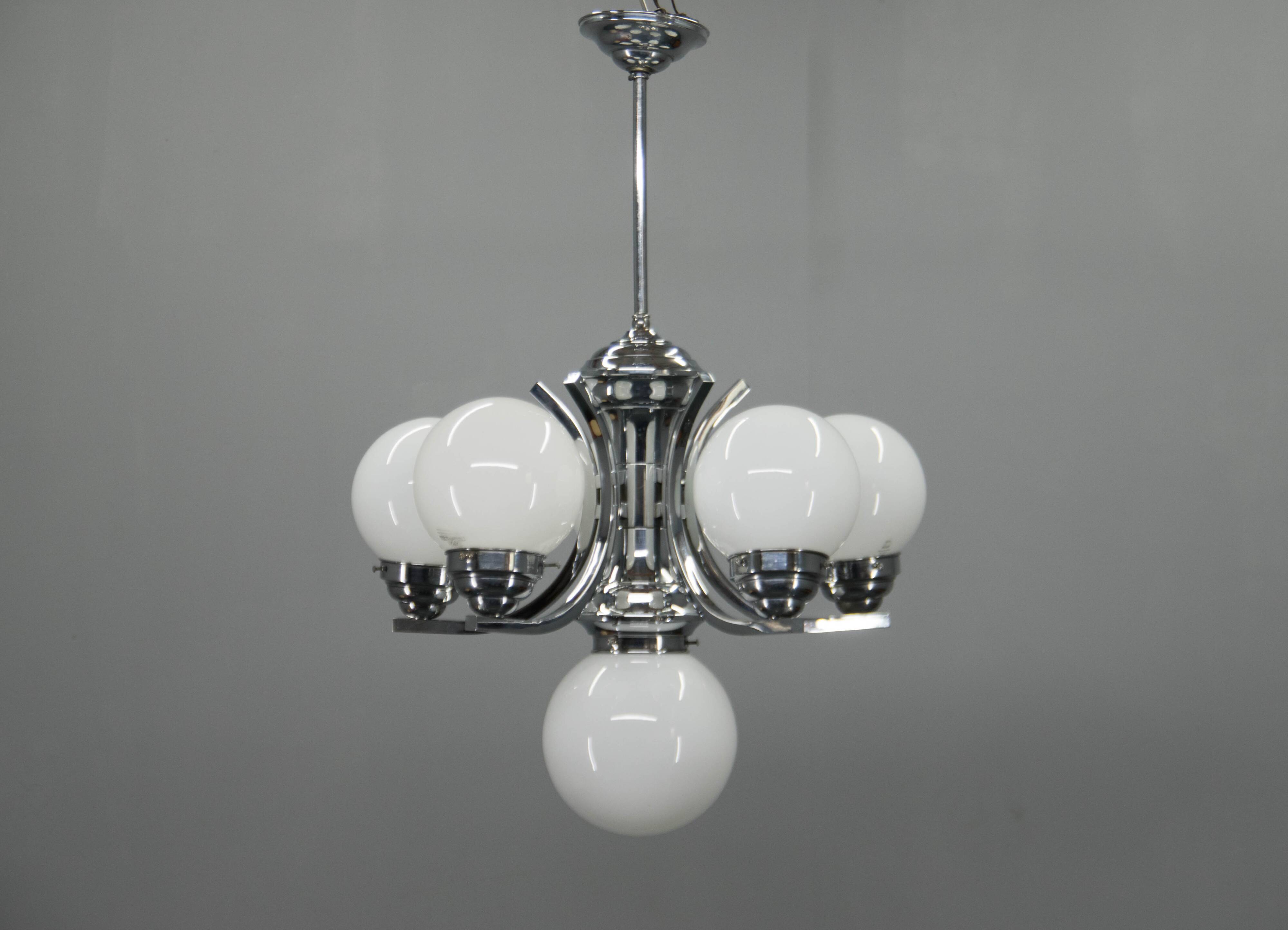 Big Art Deco 6-flamming Chrome and Glass Chandelier, 1930s