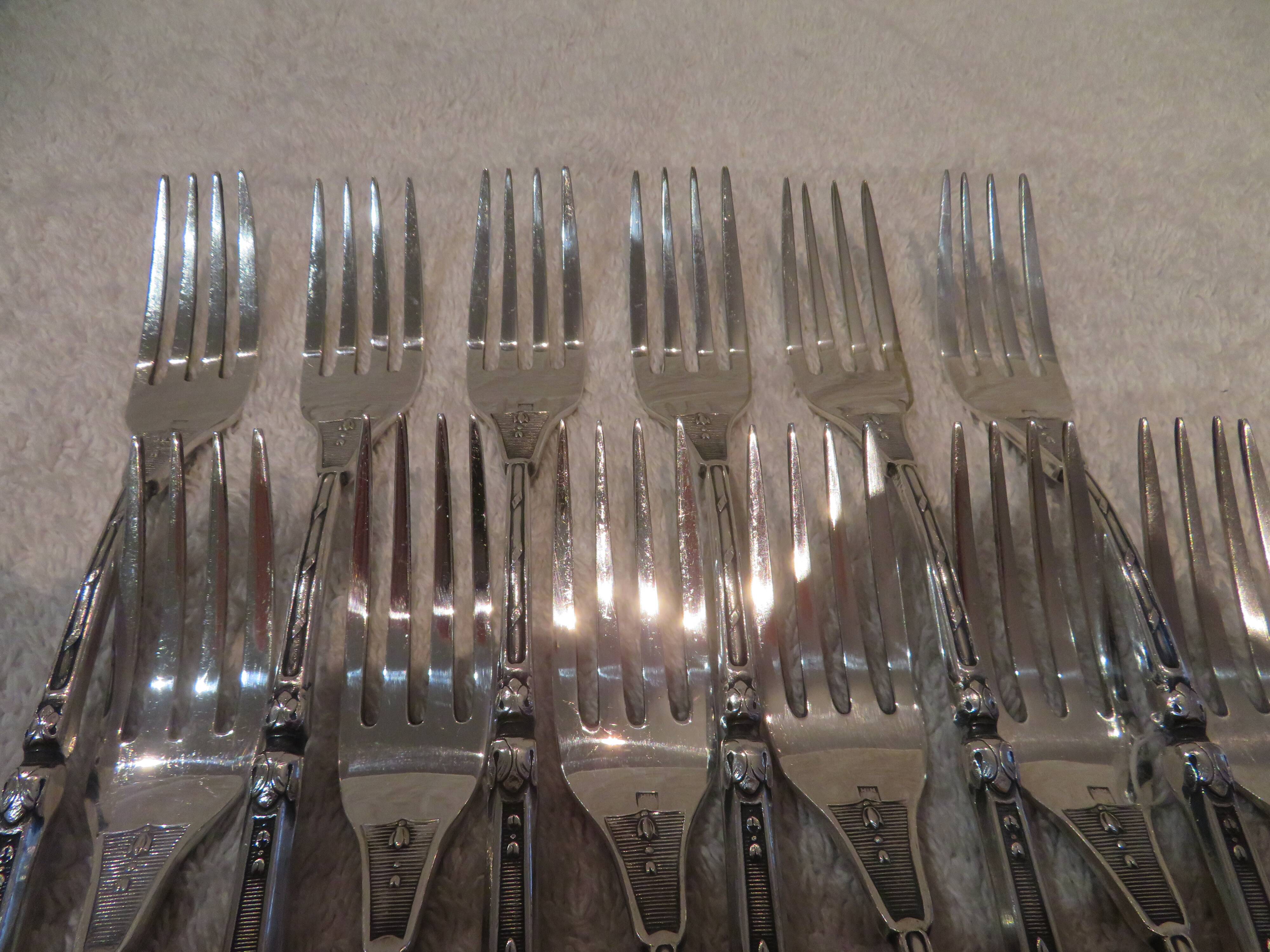 12 silver-plated lunch forks with Manulor Russian-style handles
