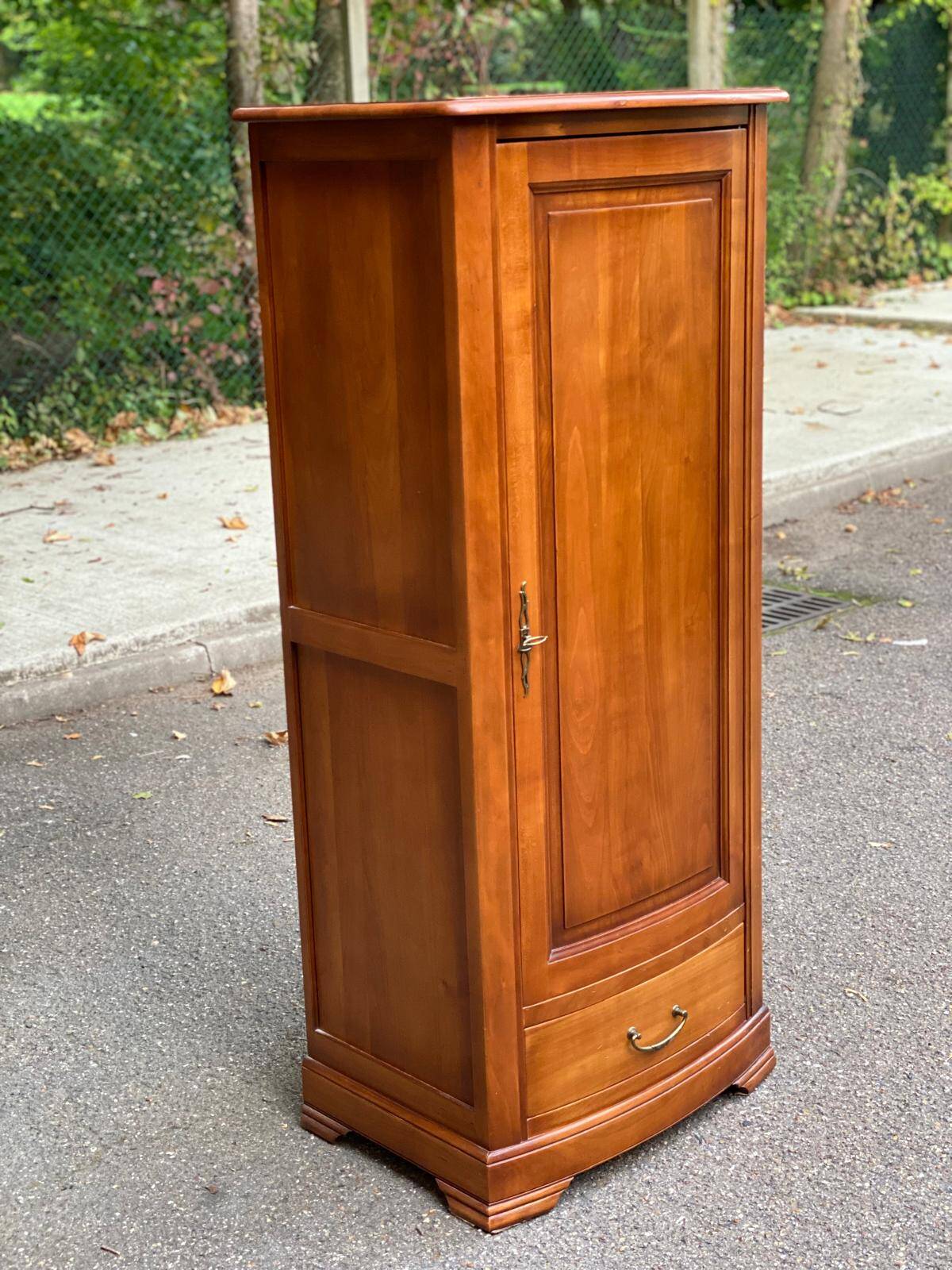 19th century Provençal wardrobe in solid wood