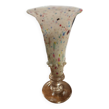 Vase cornet opaline soufflé main – inclusions multicolores – style Mur