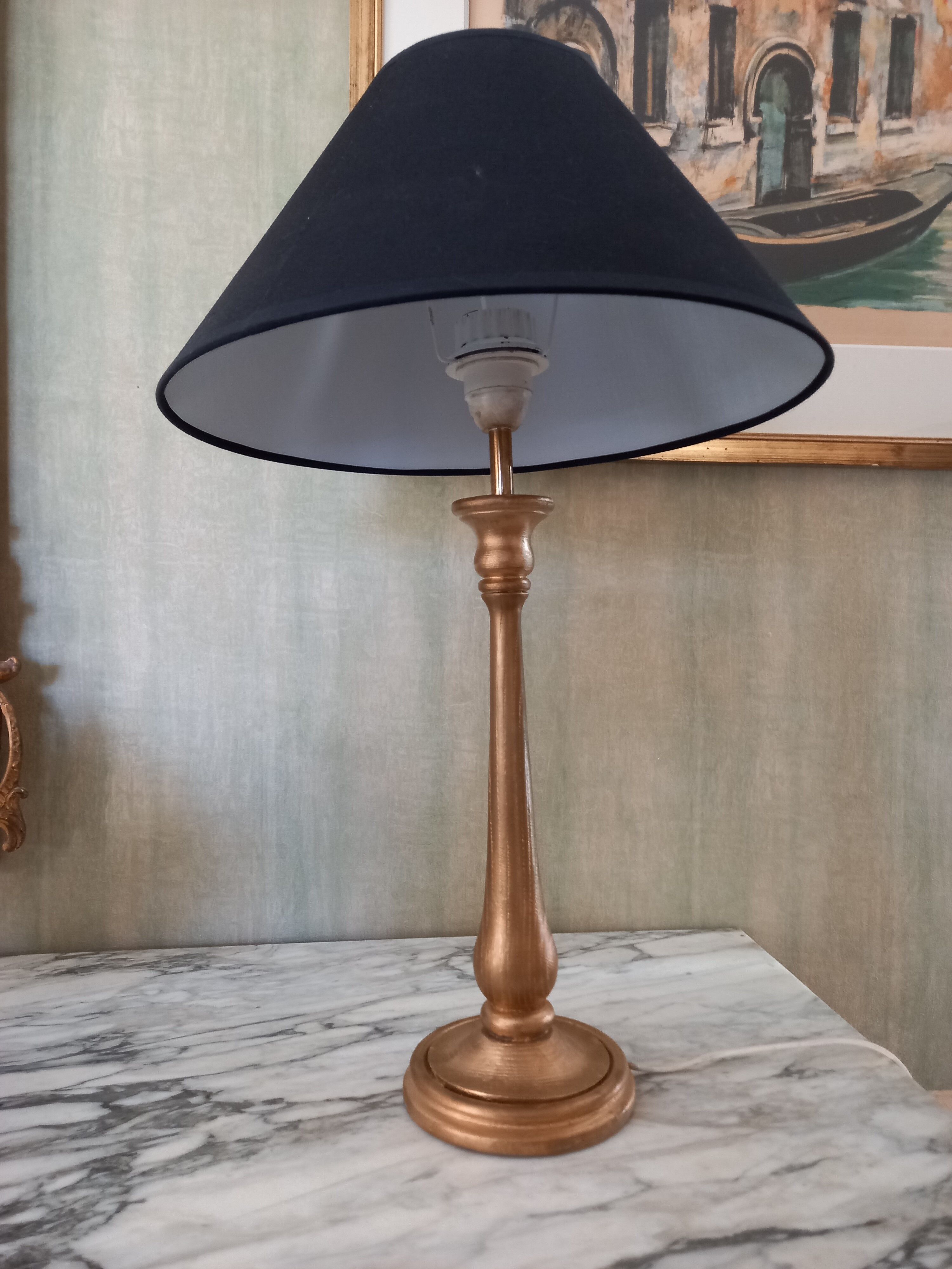 Table lamp