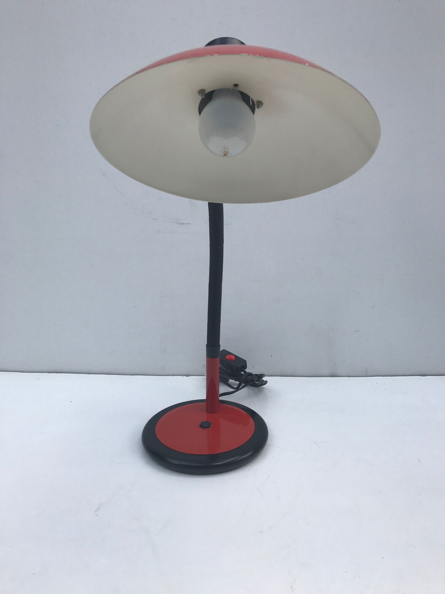 Lamp red metal of the years swivel Aluminor table 80 vintage