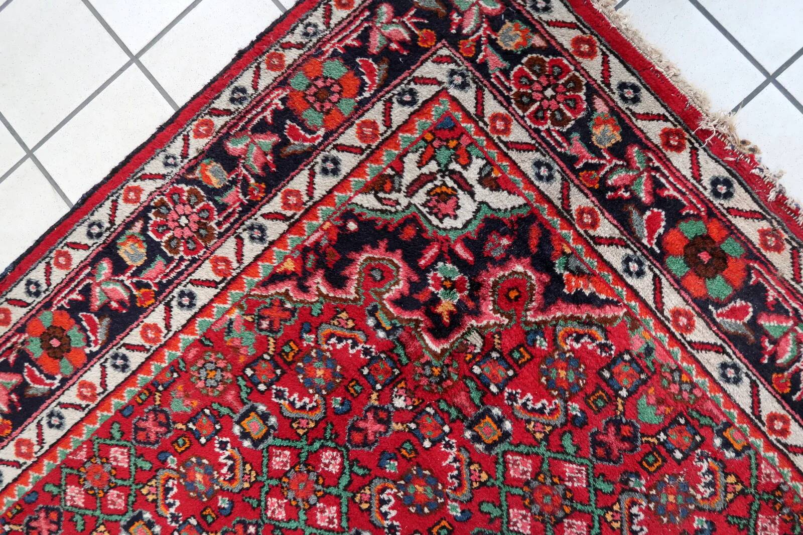 Handmade vintage Persian Malayer rug 167cm x 219cm, 1960s