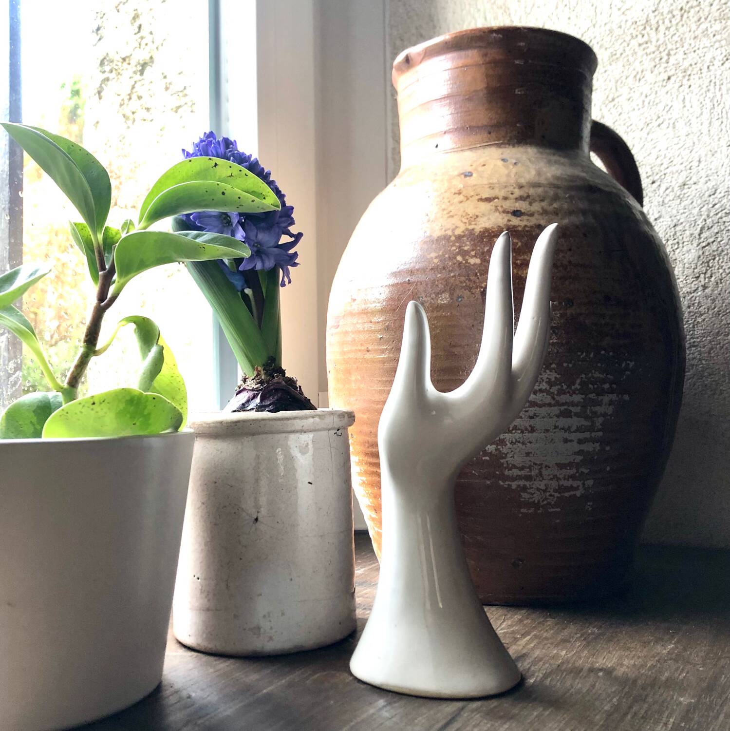 Handmade white ceramic ring sizer