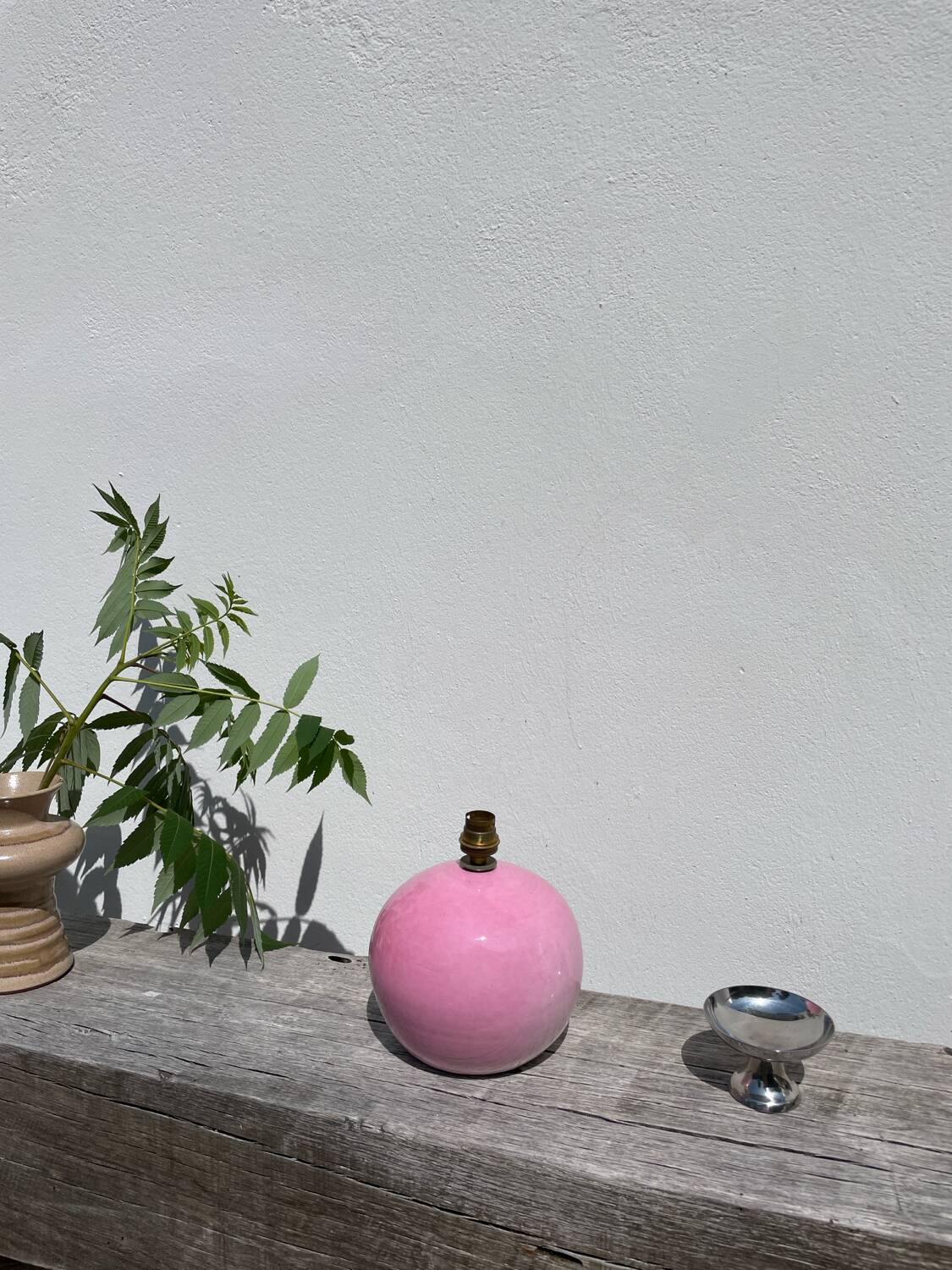 Pink ceramic ball lamp