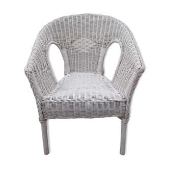 White wicker and bamboo chair