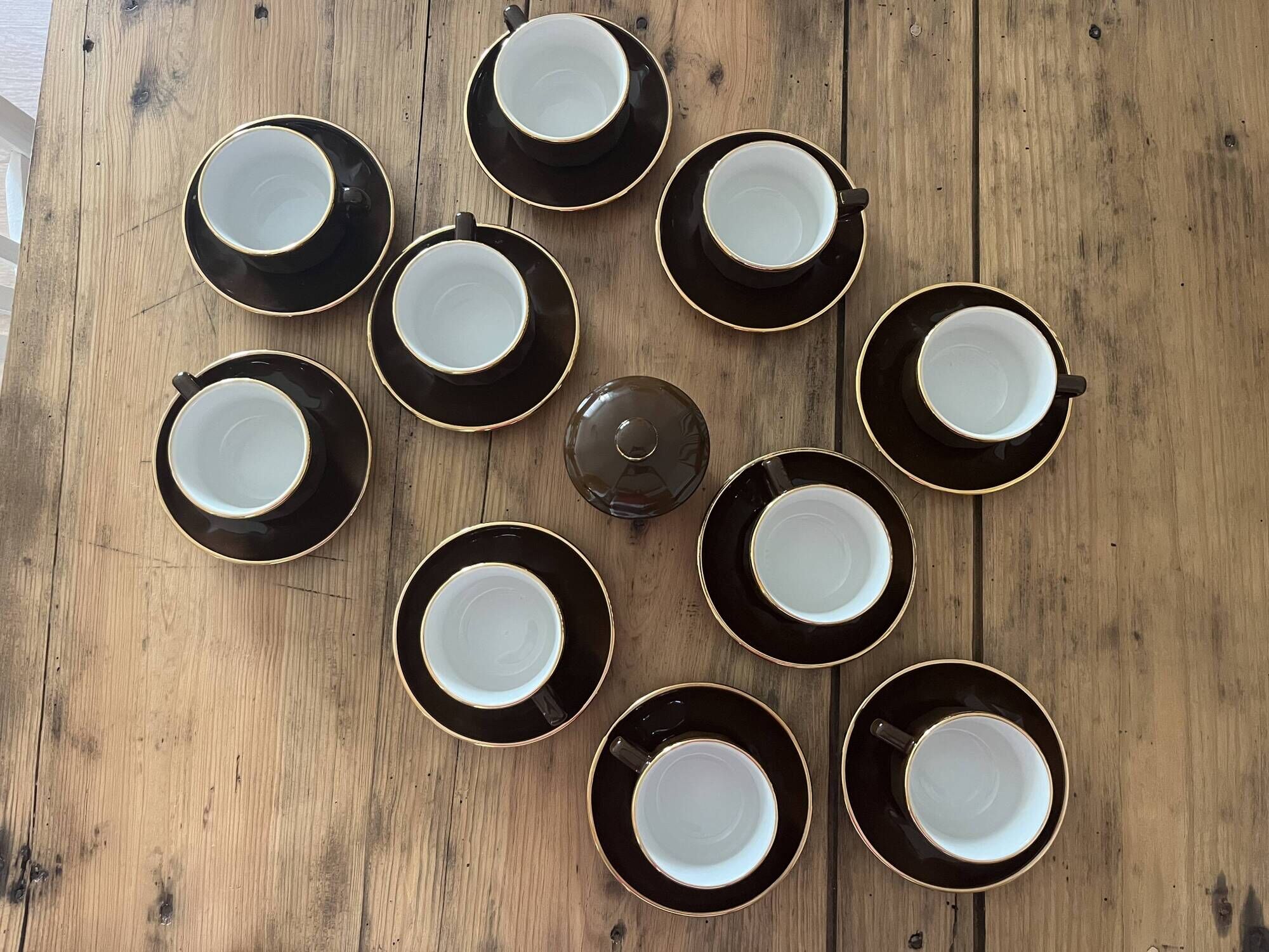 Coffee cups, Cappuccino, Yves Déshoulières, brown and gold, Nescafé