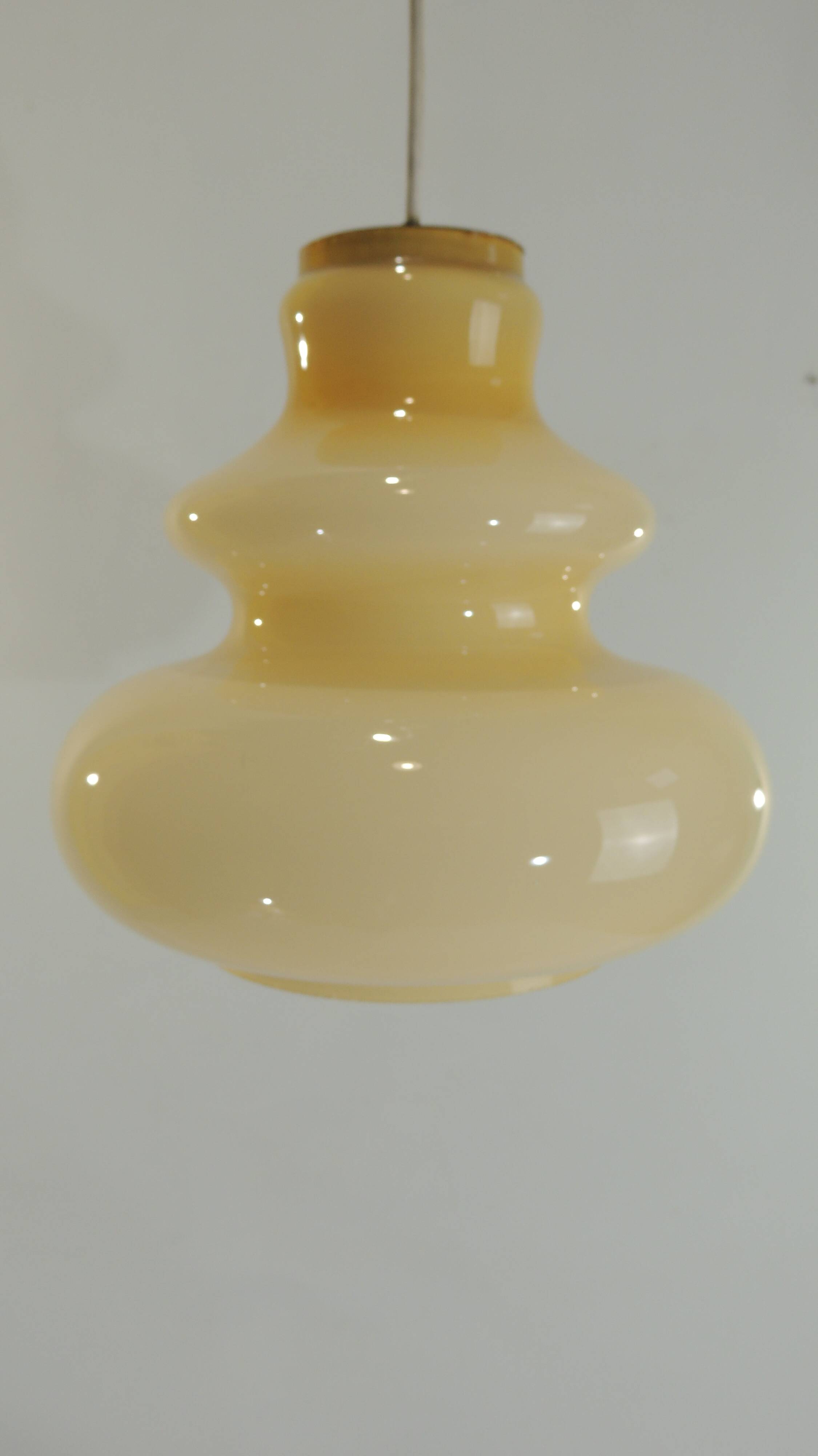 Suspension vintage en verre opalin de l'ère spatiale 1960