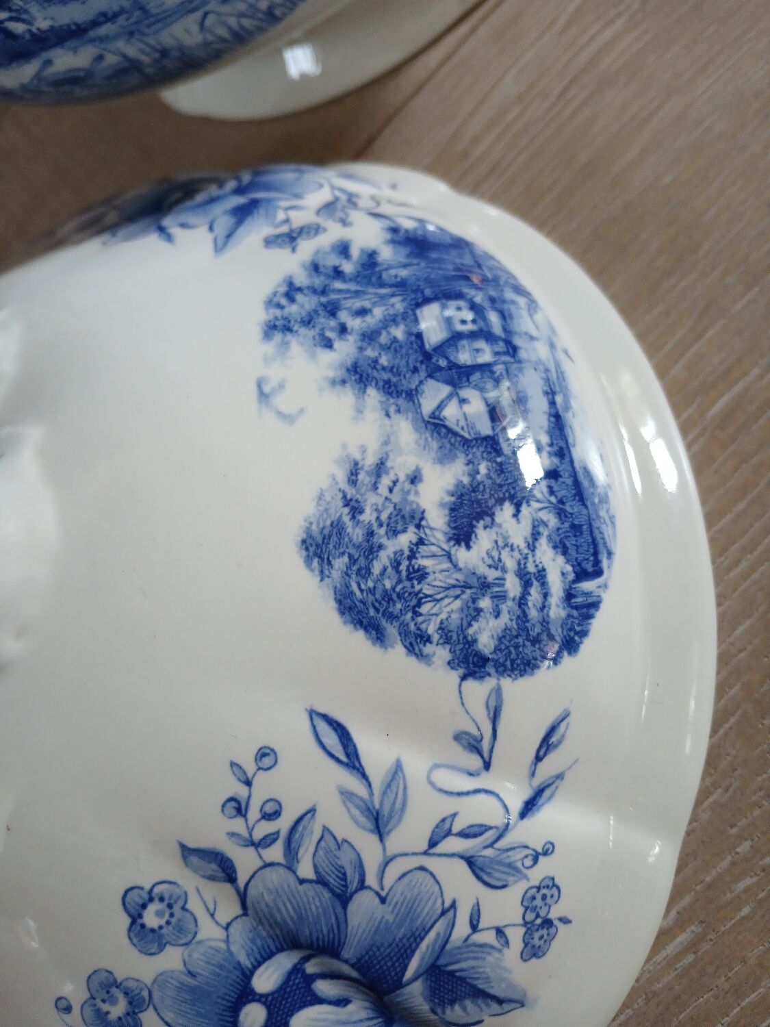 Antique soup tureen Sarreguemines