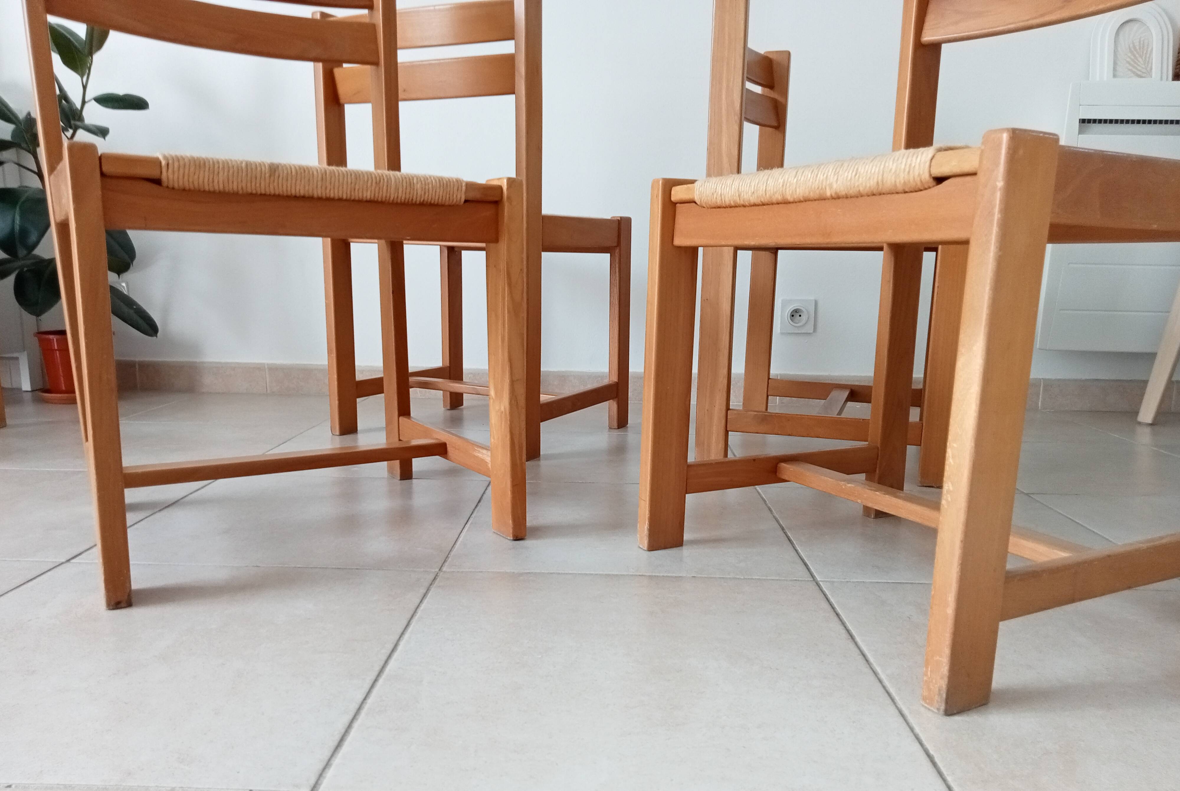 Set of 2 vintage chairs in solid elm and rush in the style of Regain/Asserbo.