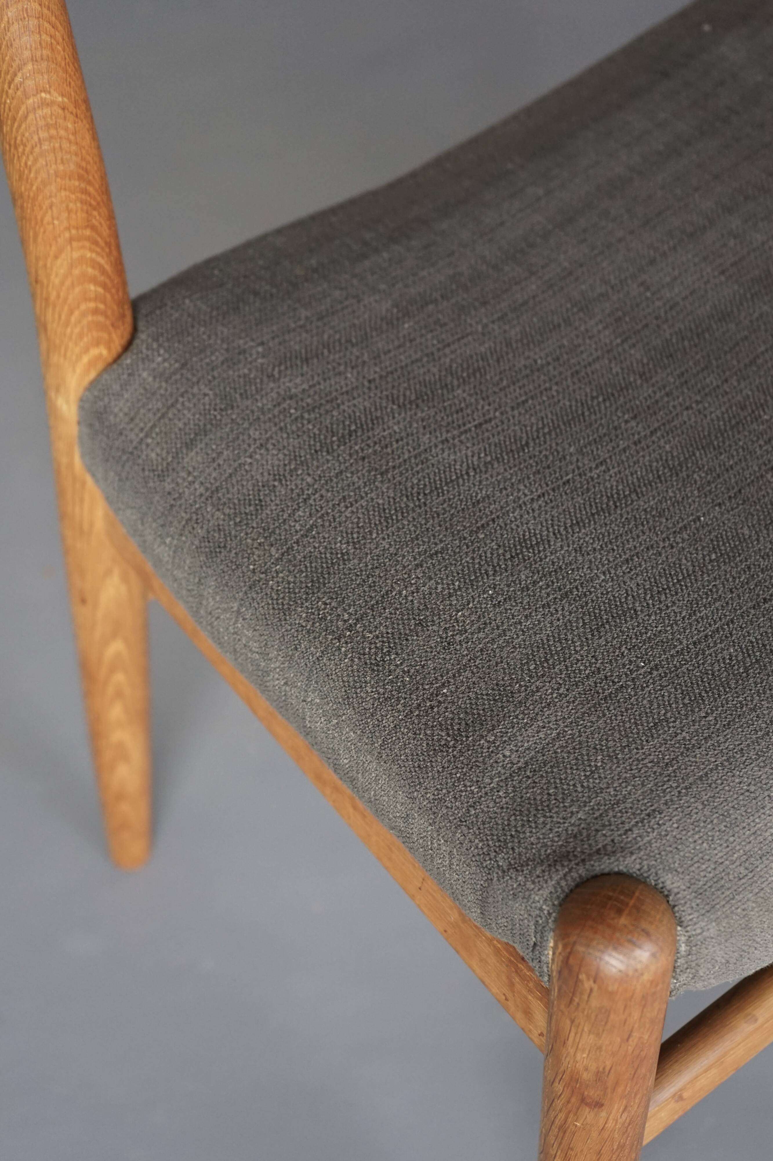 Chaises W2 en chêne de Hans J. Wegner pour C.M. Madsen, années 1960. Lot de 2.