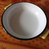 Plat émaillé à poignées