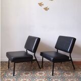 Paire de chauffeuses modernistes
