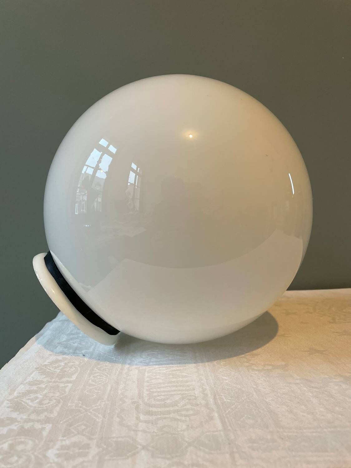White opaline ball globe 23 cm