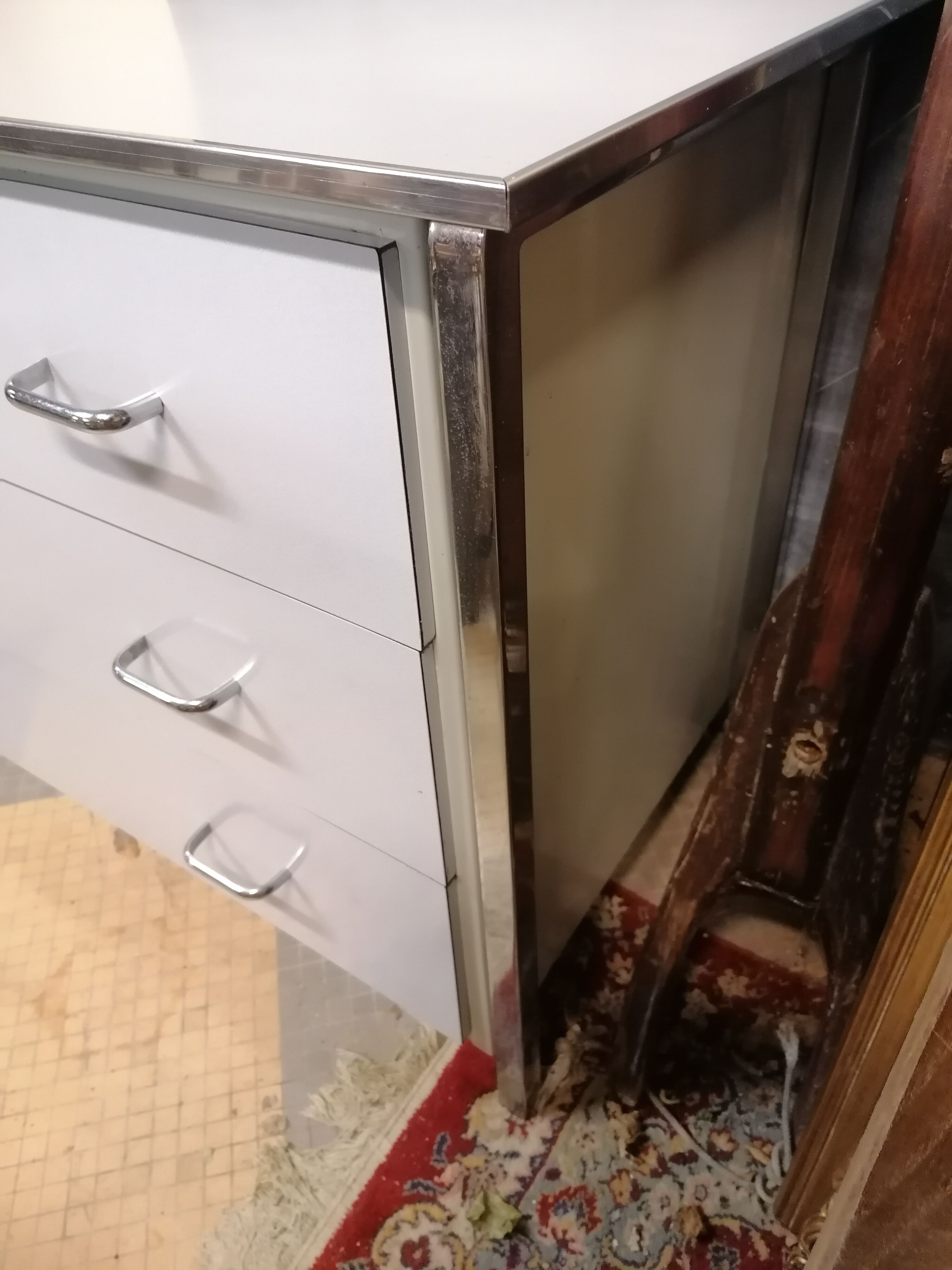 Vintage chest of drawers