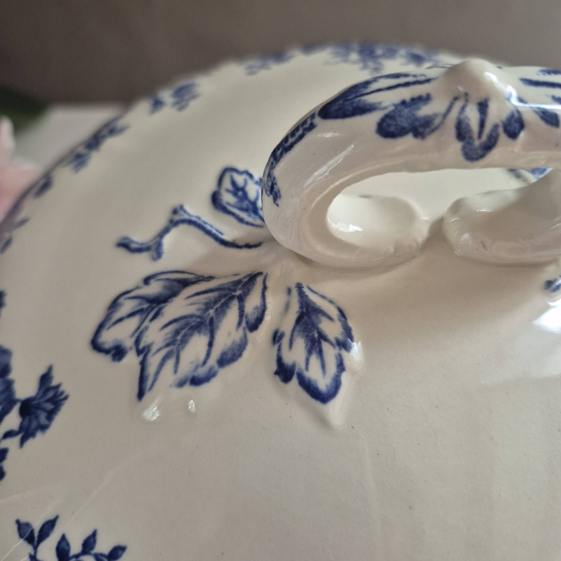 Villeroy and Boch soup tureen model Fides