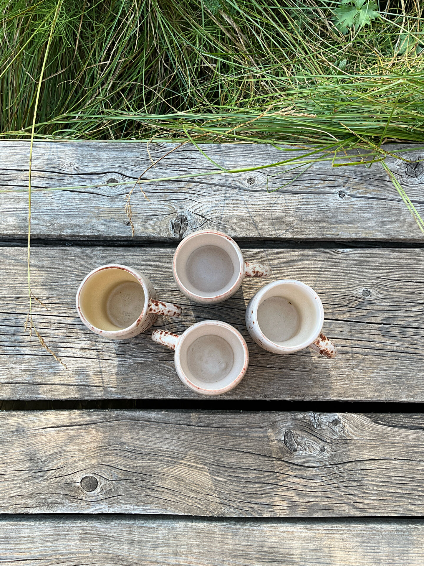 Suite de 4 tasses / mugs en grès moucheté vintage par Claude Paci, Val