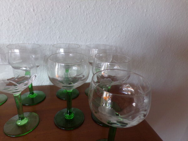 10 verres à vin  cristal gravée grappe de raisin  vintage