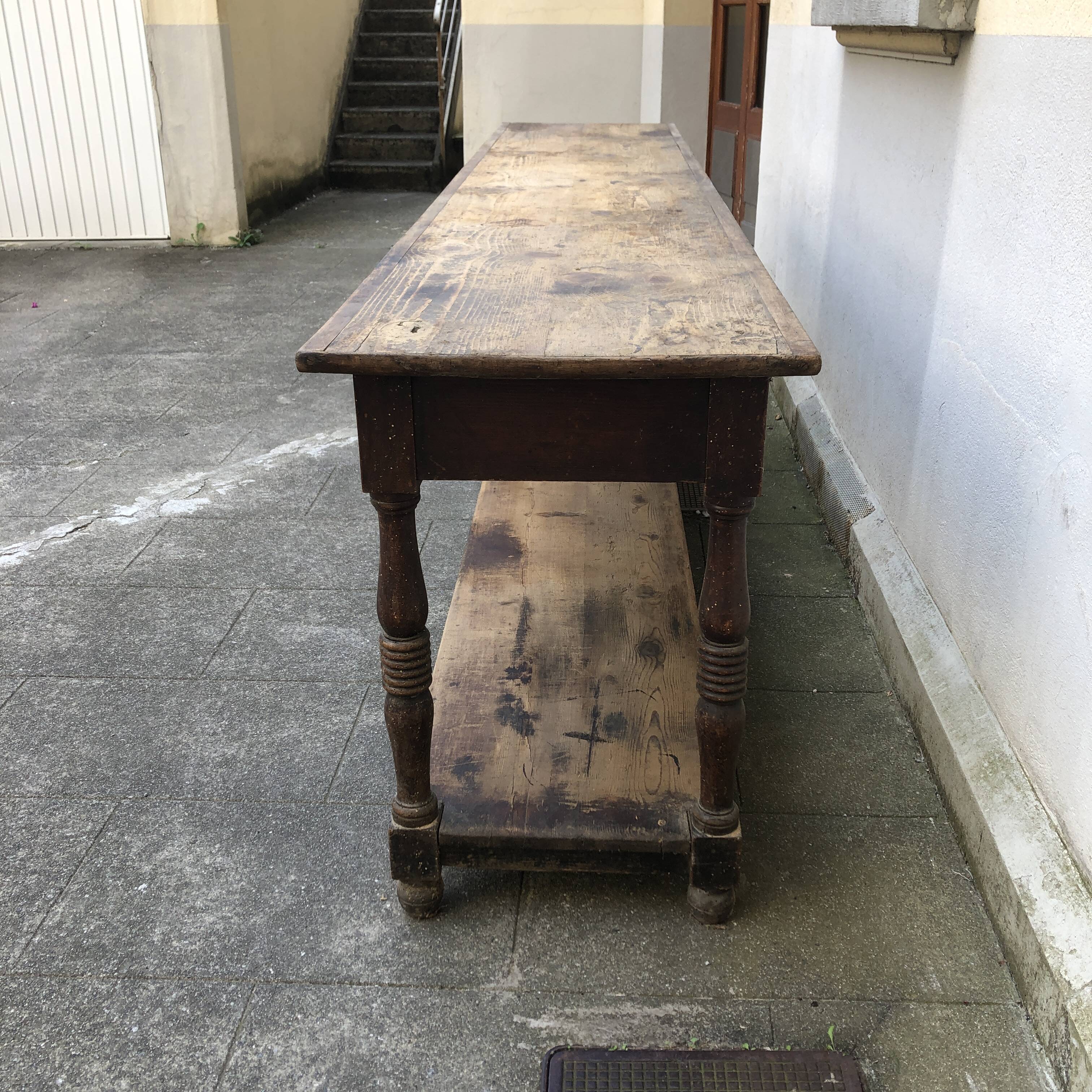 Cloth table