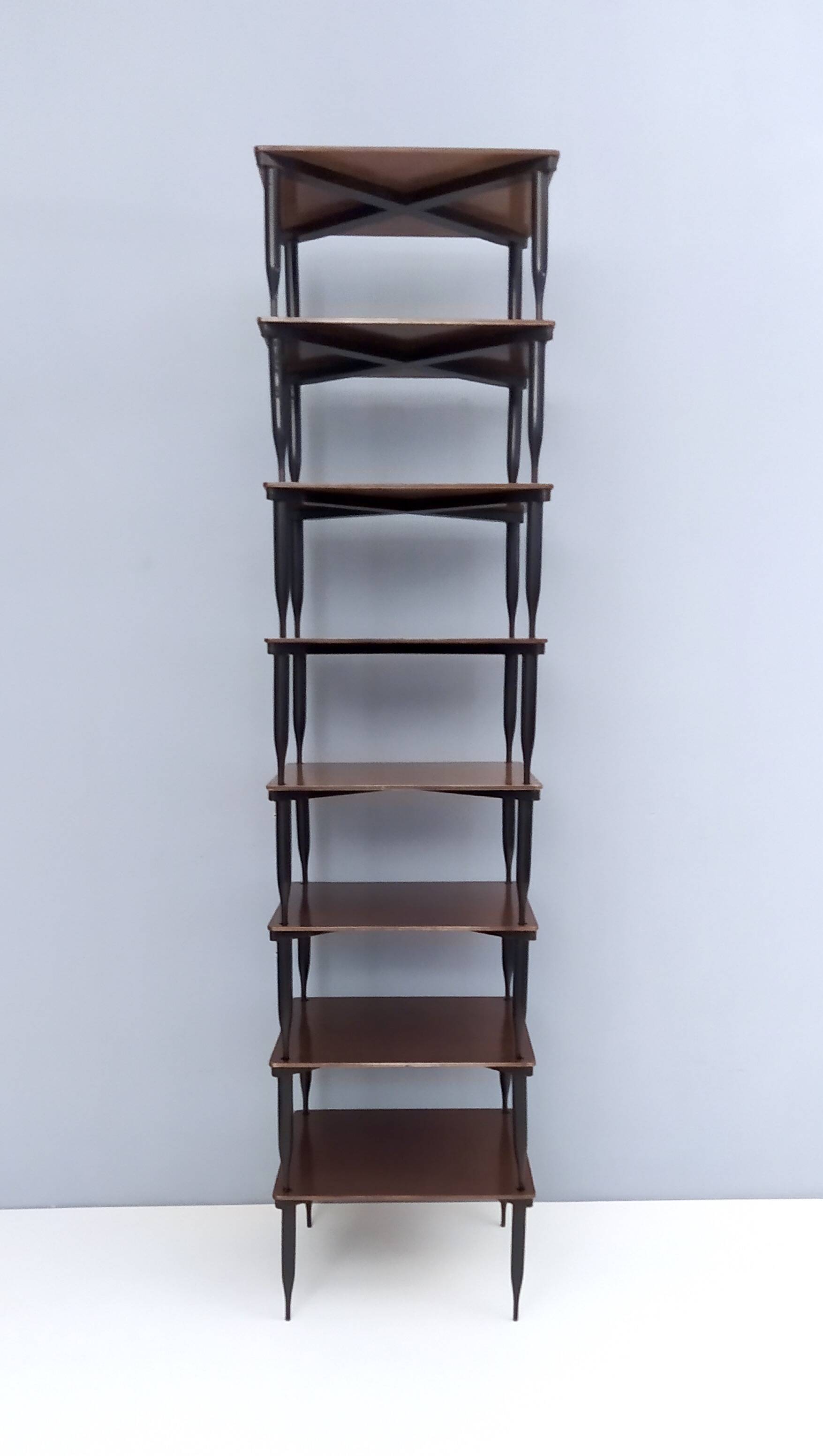 Vintage walnut coffee table model "T8" by Vico Magistretti for Azucena, Italy