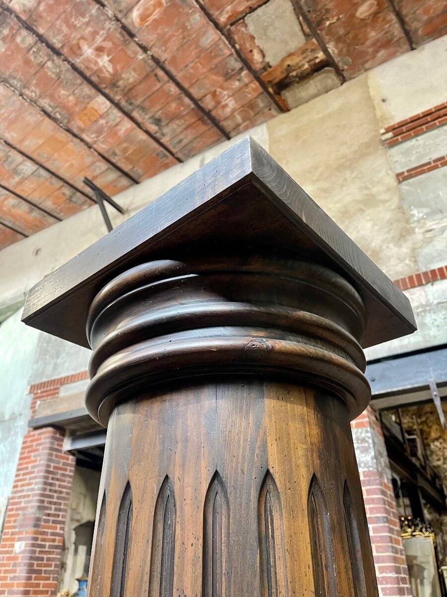 Louis XVI style column in carved wood from the late 19th century, 2.27 metres in height.