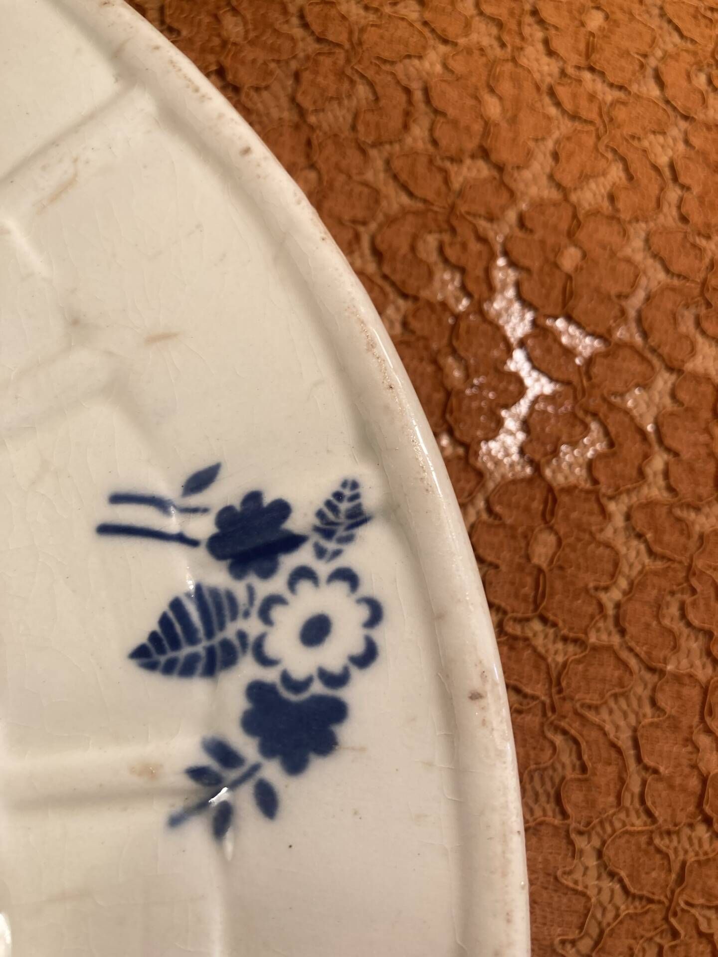Assiette de service terre de fer Saint Amand