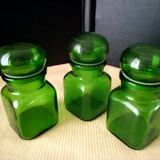 3 pots, flacons en verre vert, années 70