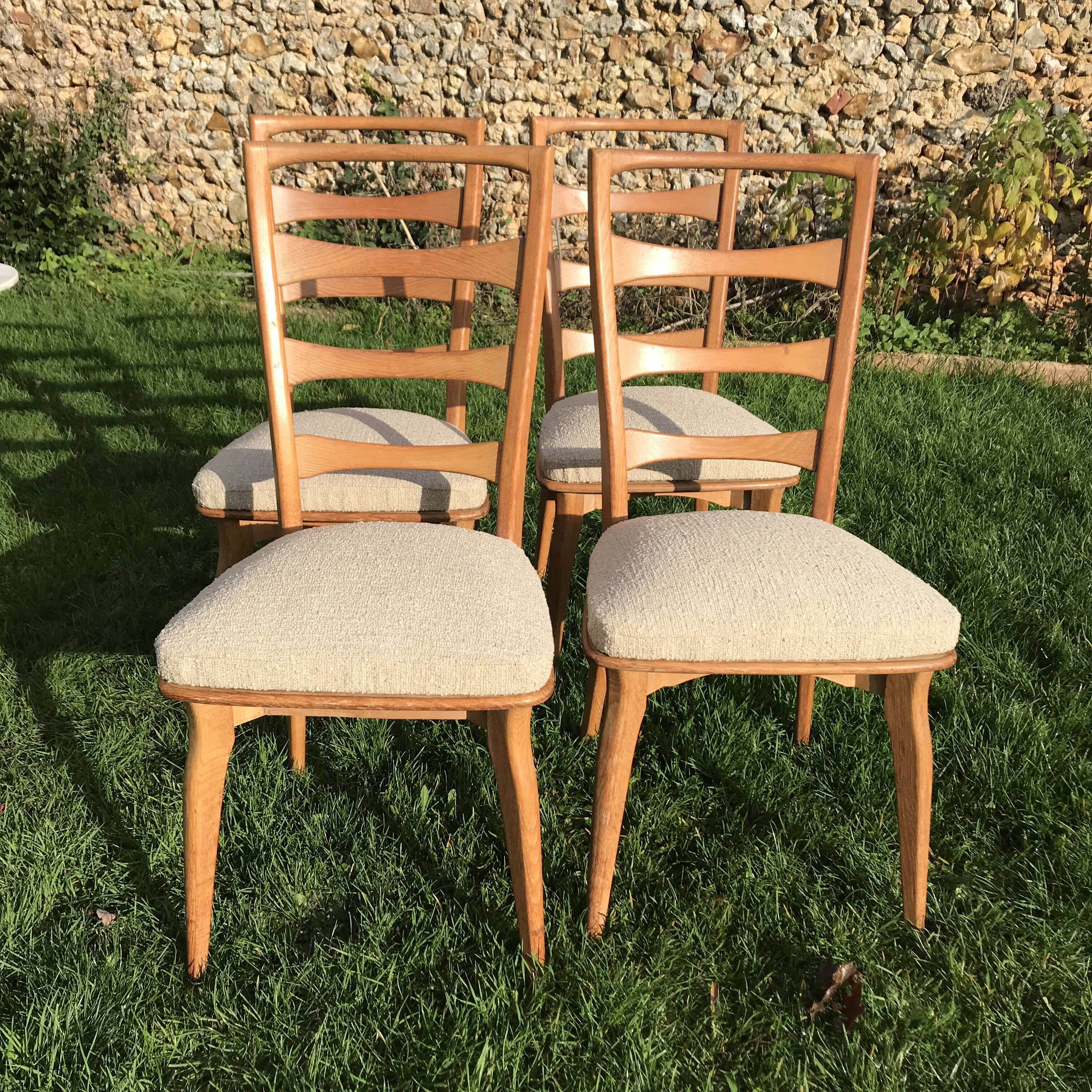 Lot de 4 chaises vintage en chêne blond et assise beige