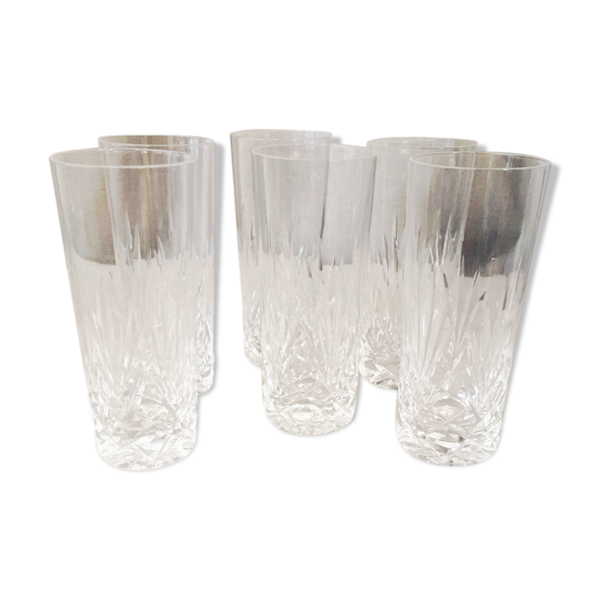 Suite de 6 verres a digestif en cristal taille