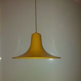 Suspension type indus en métal jaune