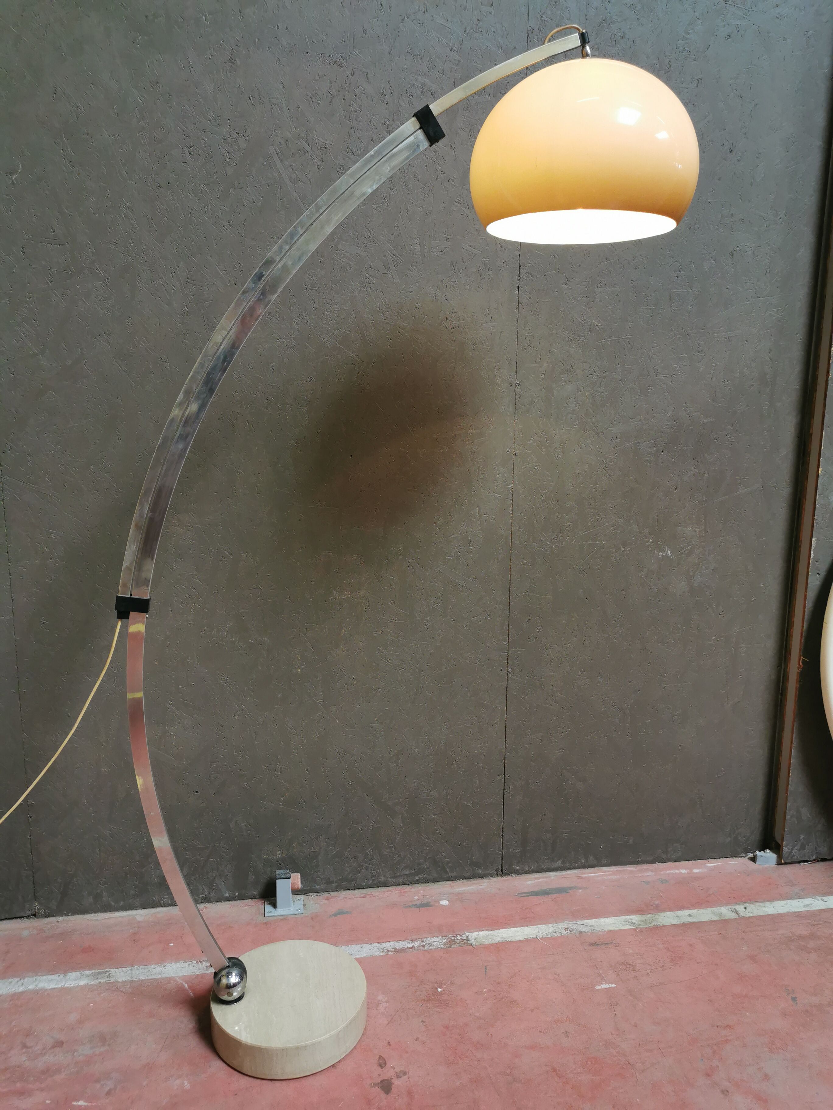 Arc floor lamp by Harvey Guzzini 70s