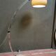 Lampadaire arc par Harvey Guzzini années 70
