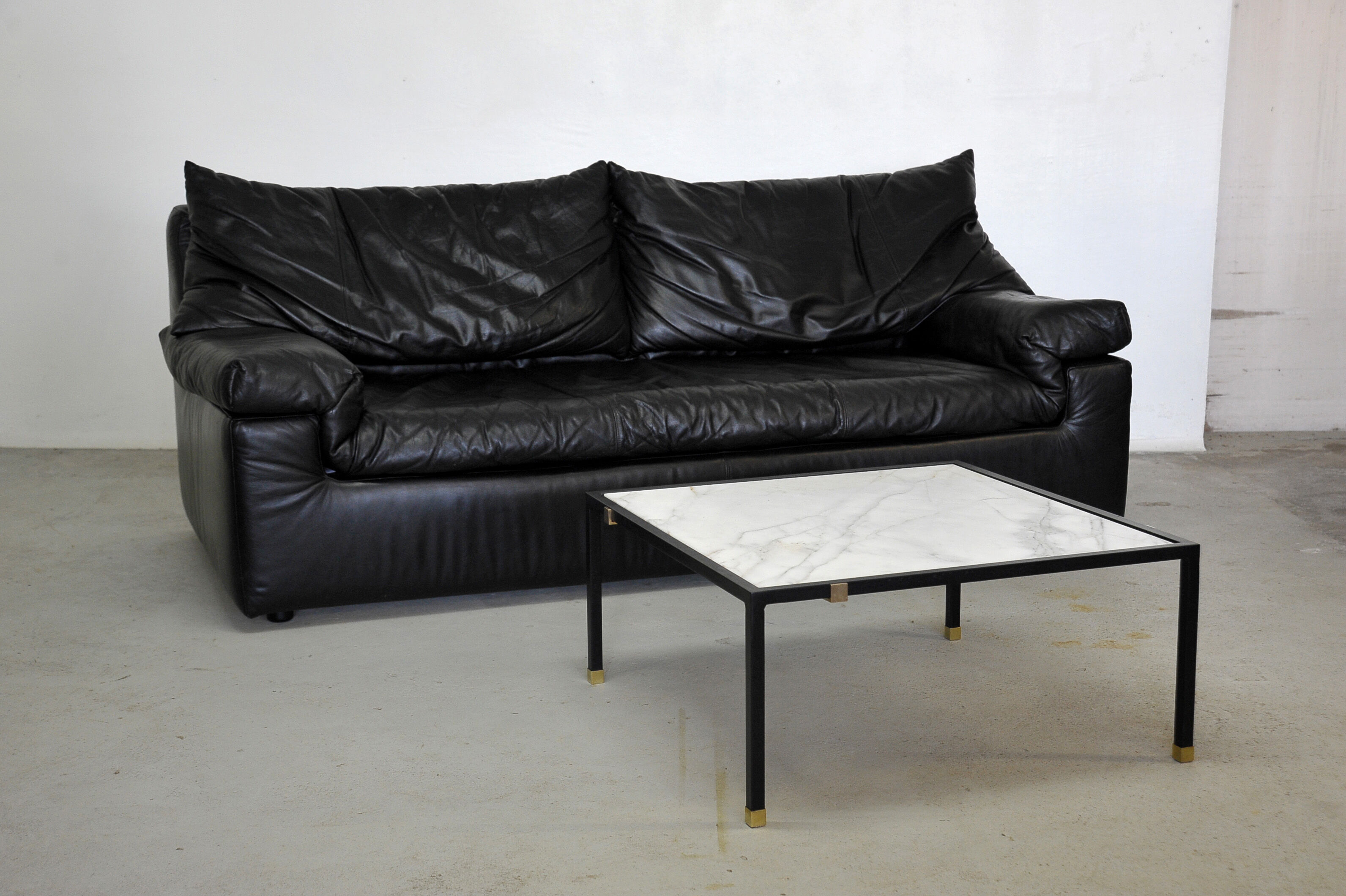 Black leather sofa, Cinna 80