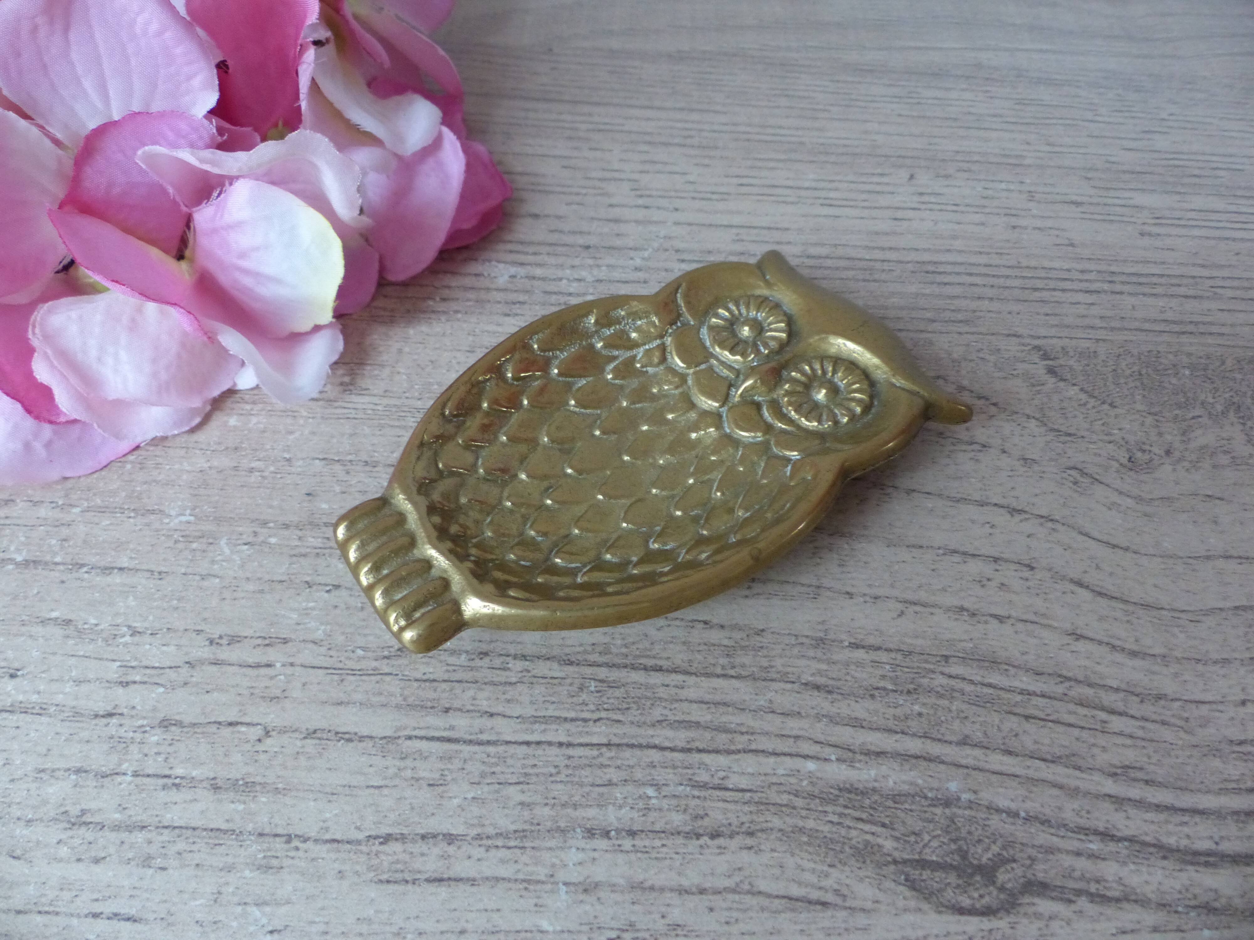 Small carved brass owl ashtray, owl pocket ashtray