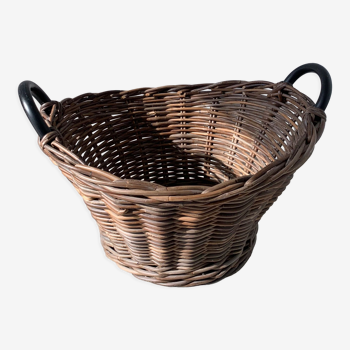 Raw wicker wood basket