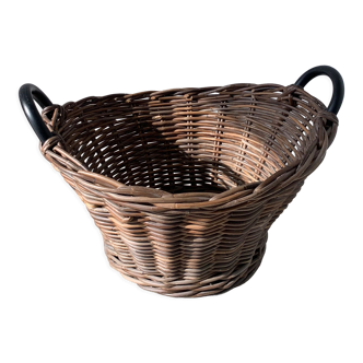 Raw wicker wood basket