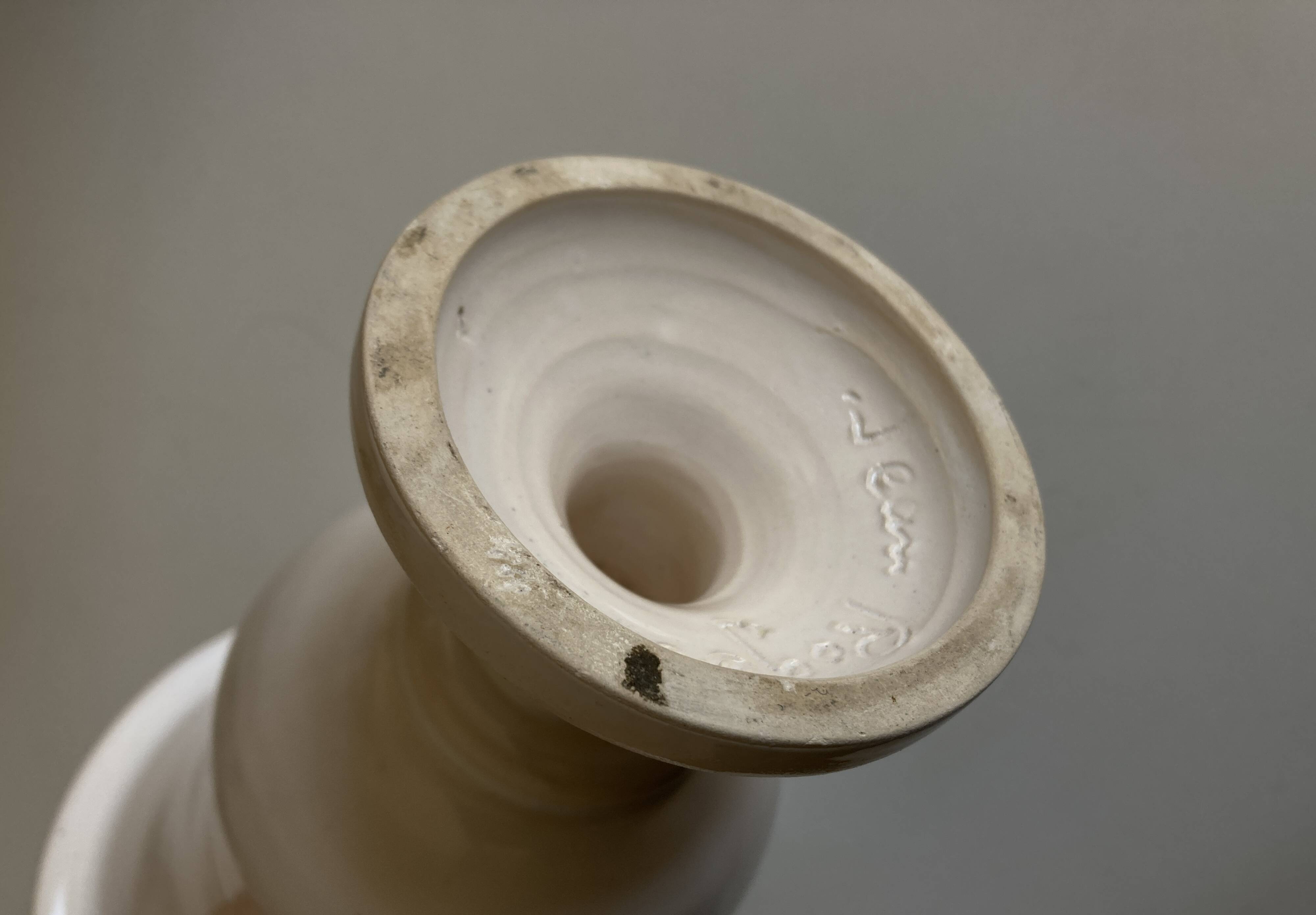 Medicis Jean Roger vase in white earth