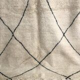 Moroccan Berber carpet Beni Ouarain with large black diamonds 2,96x2.03m