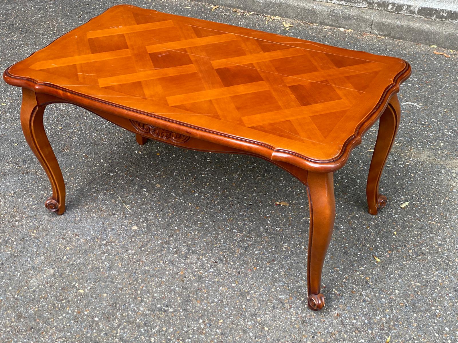Rectangular Louis XV coffee table in solid wood and marquetry.