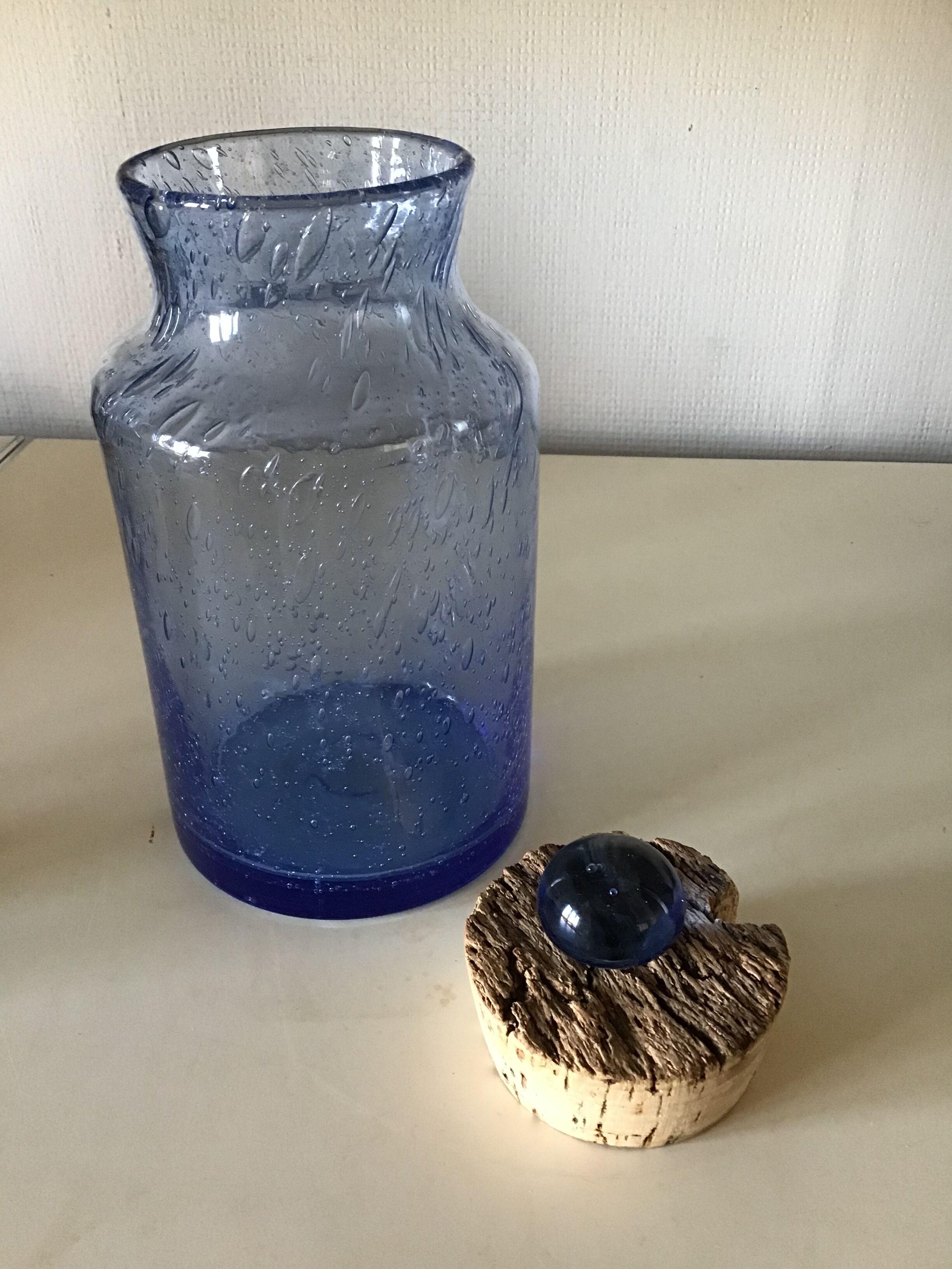 Bubble glass jar and biot breath