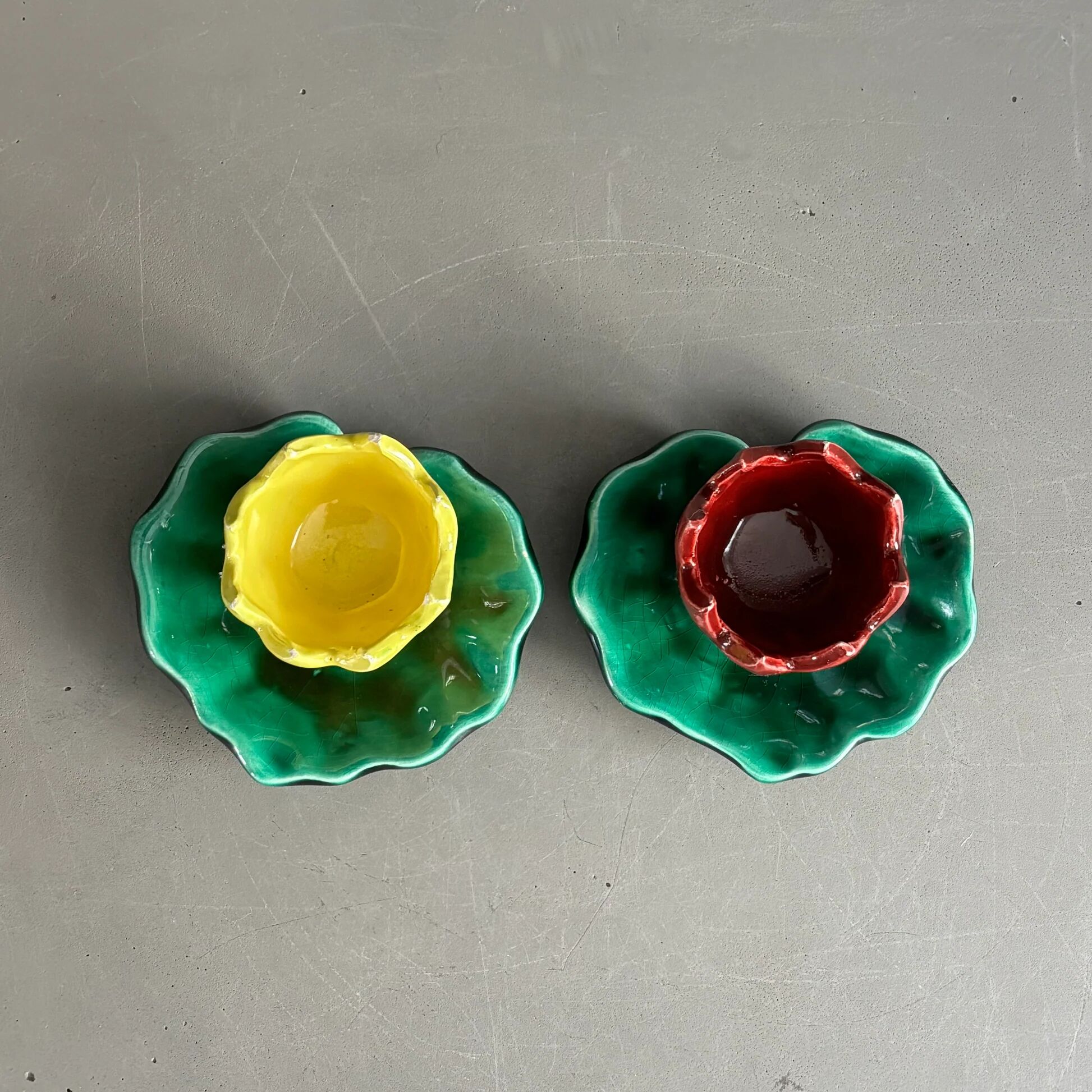 Paire de coquetiers nénuphars Cerenne Vallauris signés