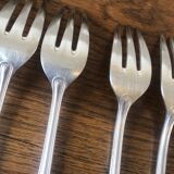 8 fourchettes à poisson dépareillés, métal argenté