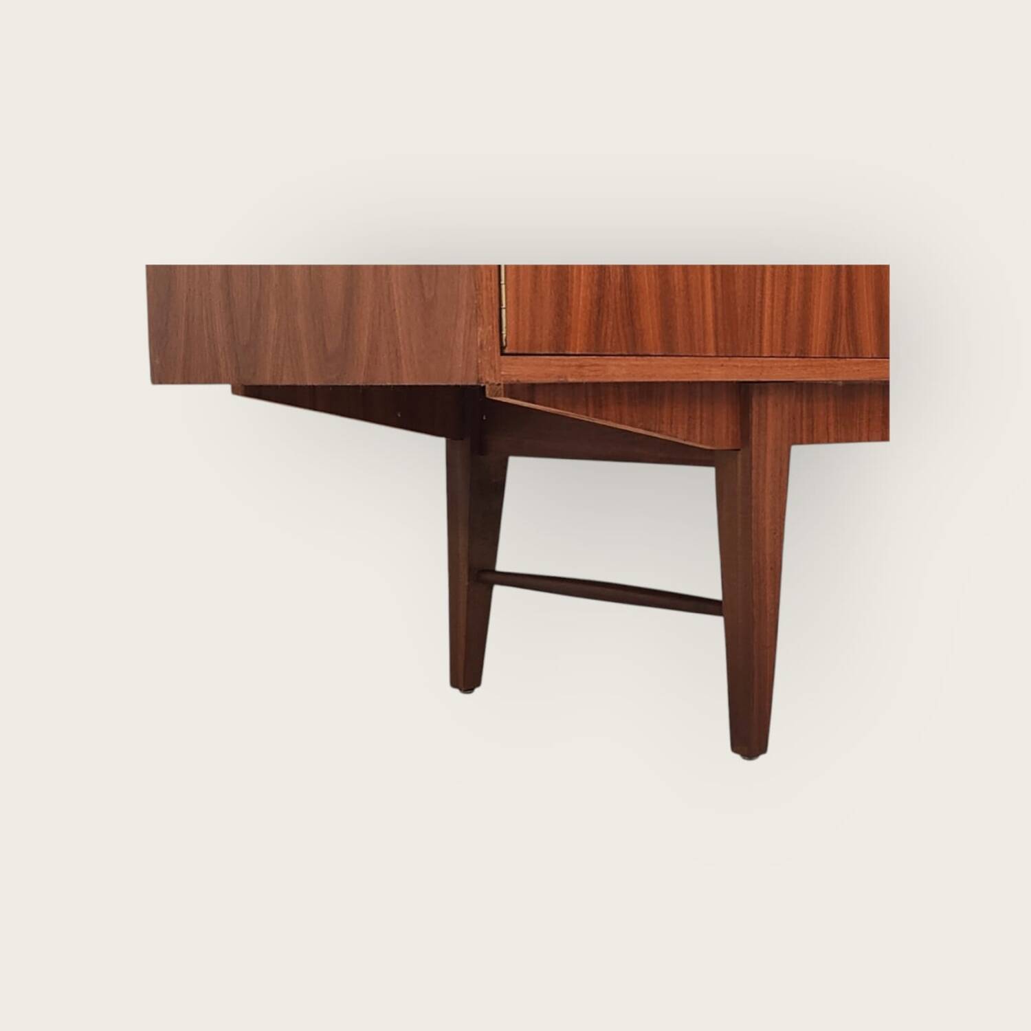 Buffet du milieu du siècle