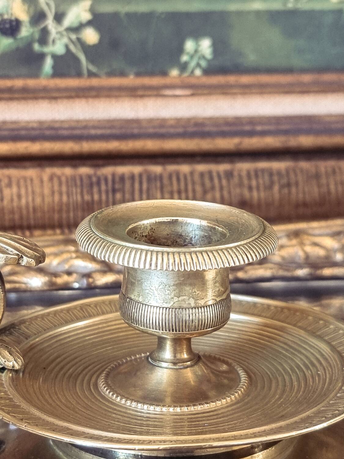 Cellar rat candle holder