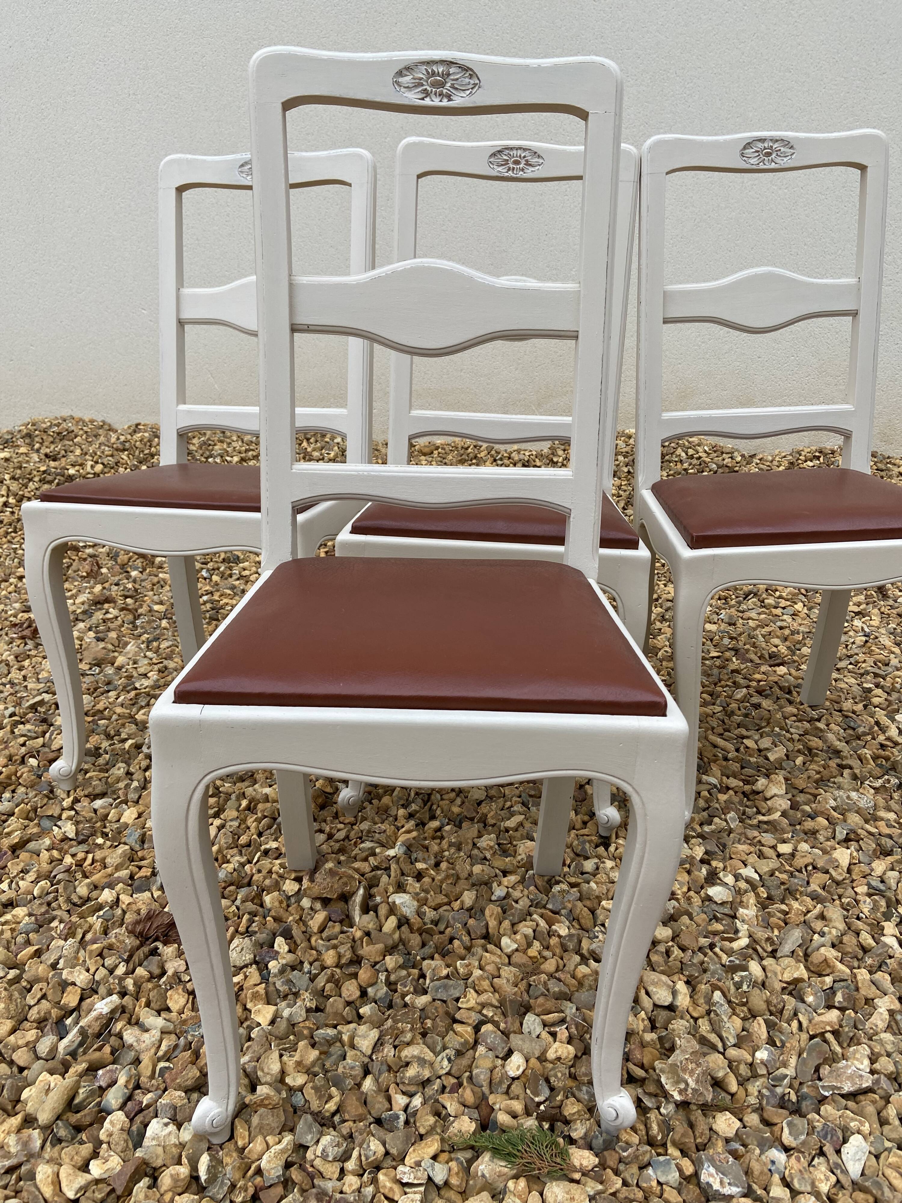 Suite of 4 chairs