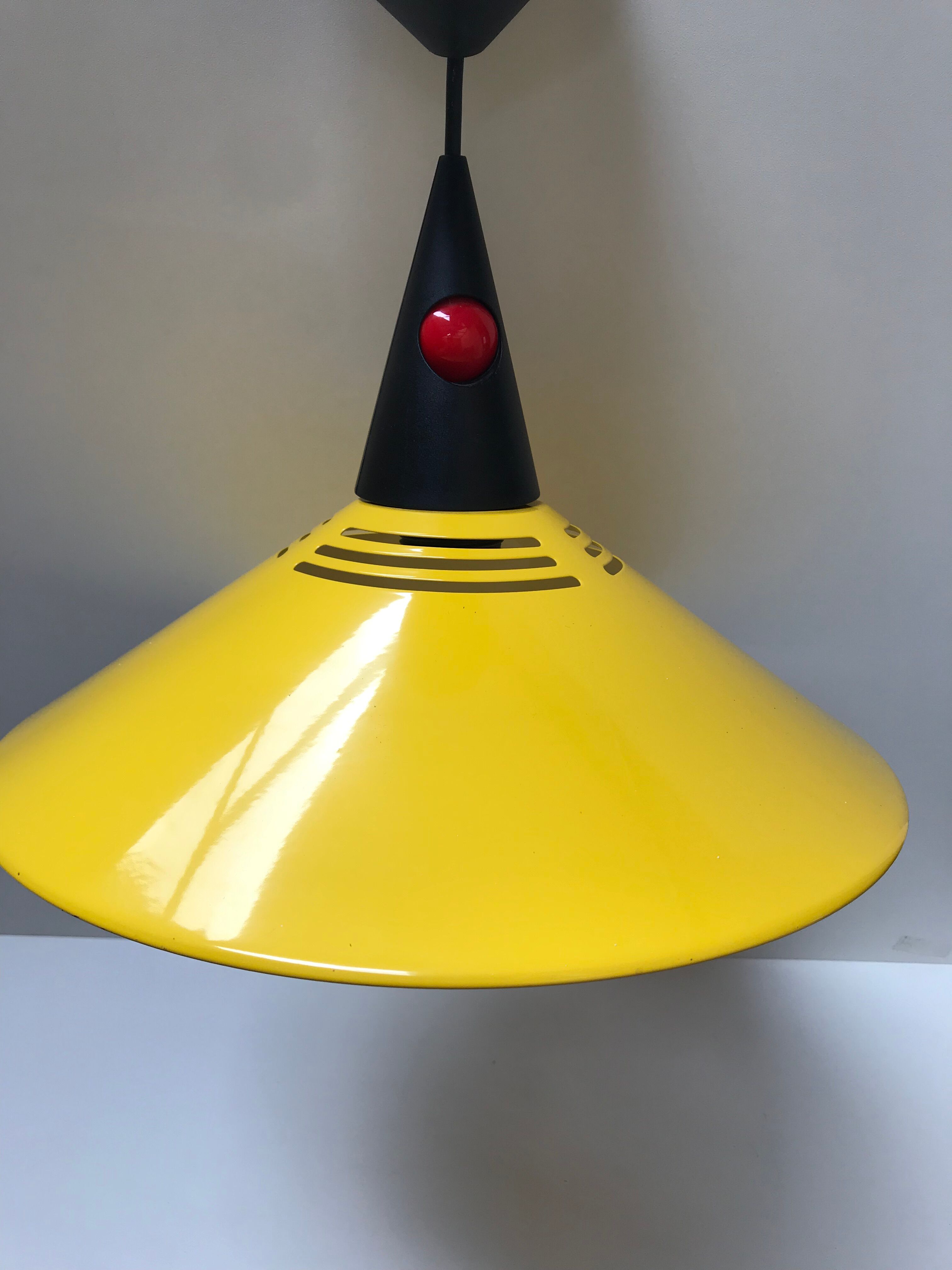 Yellow metal suspension