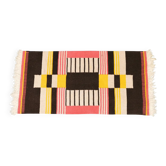 Tapis kilim en laine géométrique tchèque des années 1950 en rose, noir et jaune.