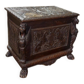 Petit coffre en bois finement sculpté style Renaissance 19ème siècle Toscane